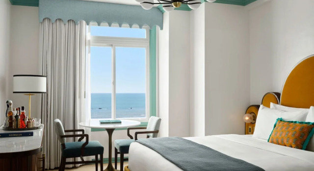 Двухместный номер Standard oceanfront The Georgian, in The Unbound Collection by Hyatt