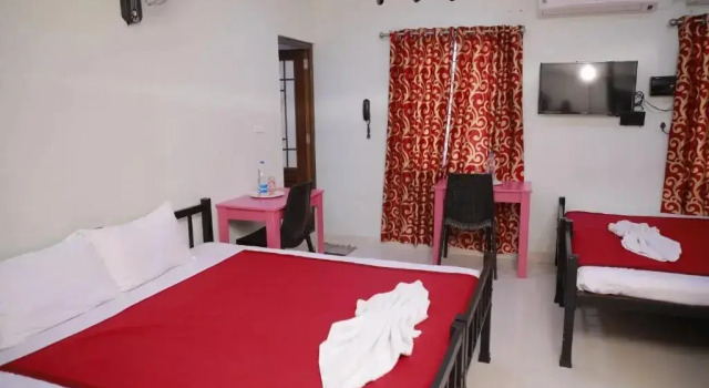 Pavithram Residency, Забронировать Отель Отели Коллам с парковкой, Парковка