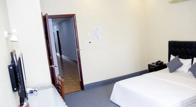 Ha Trinh Hotel, Забронировать Отель Long Bình 