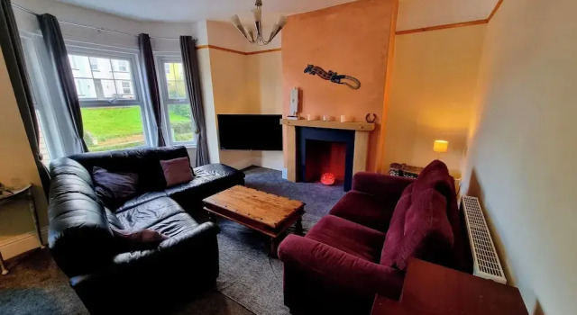 Spacious Centrally Located Apartment, Varaa Huoneisto Asunnot kohteessa Merseyside, Huoneisto
