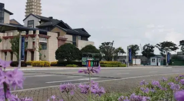 Fenglongwan Bieyuan Hotel, Rezerwuj Hotel Hotele w Kunming z parkingiem, Parking