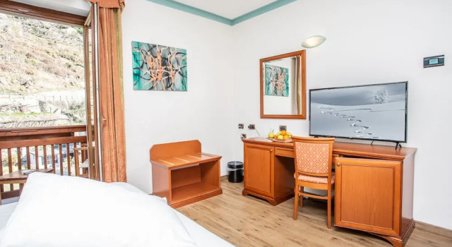 Трёхместный номер Standard с балконом Crabun Hotel