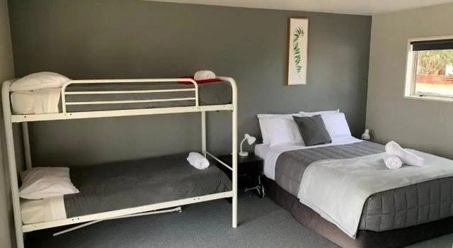 Четырёхместная студия Ranfurly Holiday Park & Motels