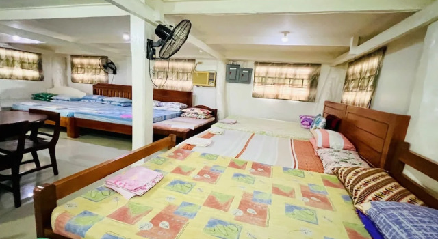 Номер Superior King Henrys Transient House