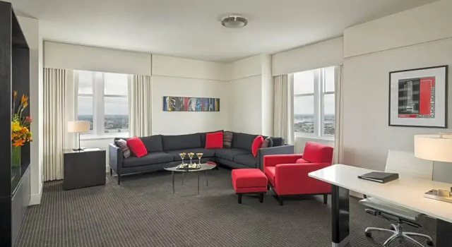 Двухместный люкс Governor Loews Philadelphia Hotel