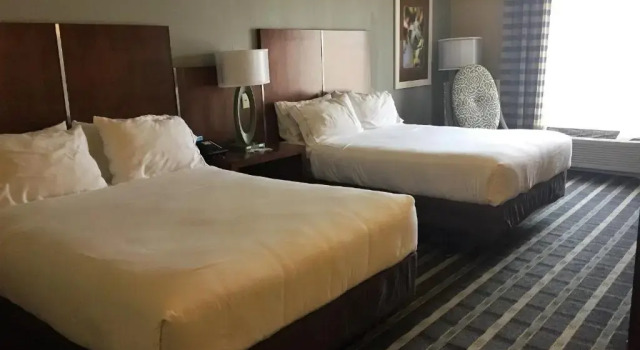 Двухместный номер Standard Holiday Inn Express & Suites Perry-National Fairground Area by IHG