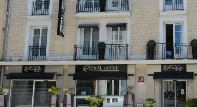 Семейный номер Standard Best Western Royal Hotel Caen