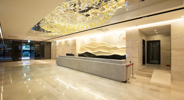 Jeonju Tourist Hotel kkotsim, Забронировать Отель Чонджу Чолла-Пукто, рядом с Музей традиционных корейских вин в Чончжу