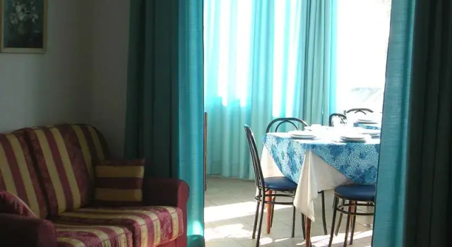 Четырёхместный номер Standard с балконом Hotel Savina