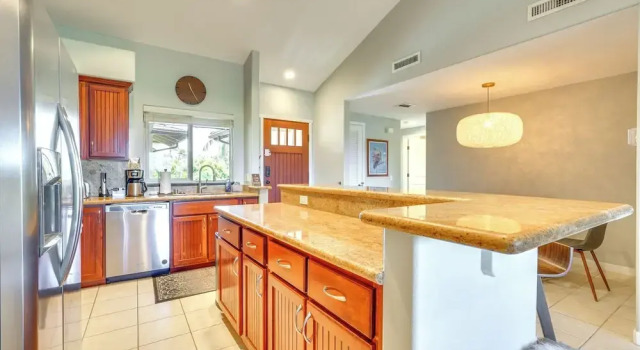 Апартаменты Luxe Maunalani Resort Condo w/ Pool + Beach Access
