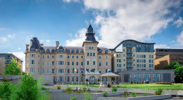 Номер Standard Royal Marine Hotel