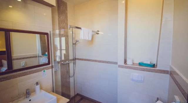 Standard Twin room Hotel Arena City
