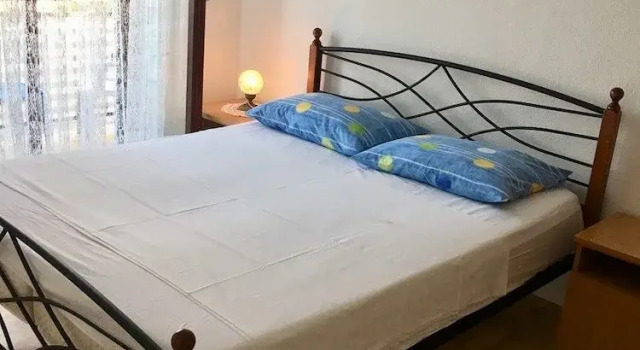Apartments Pleadin / New Renovated one Bedroom A2