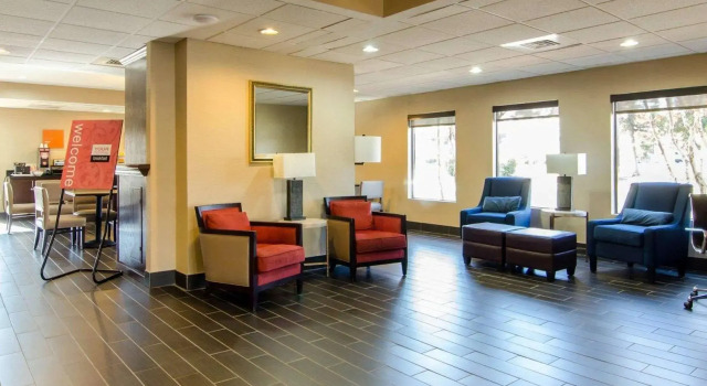 Clarion Pointe Apex - Holly Springs, Забронировать Отель Апекс Raleigh-Durham Metropolitan Area