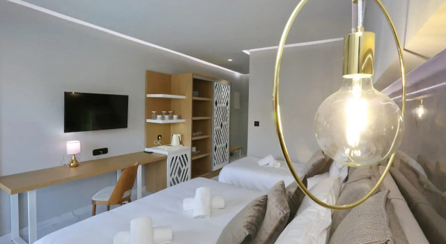 Номер Deluxe с видом на бассейн Hotel Tropical