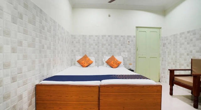 Hotel Sridhar By OYO Rooms, Varaa Hotelli Edulliset hotellit kohteessa Telangana