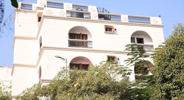 Anjani Mansion Guest House, Rezerwuj Pensjonat Begumpet 