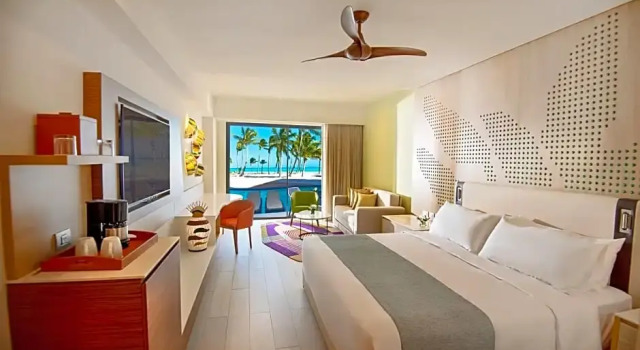 Четырёхместный полулюкс клубный oceanfront Hyatt Ziva Cap Cana