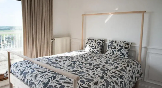 Superb Penthouse seaview near Bruges, Rezerwuj Hotel Hotele w Bruksela z parkingiem, Parking