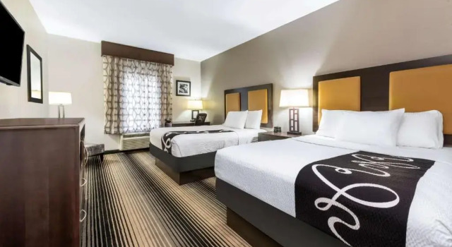 Четырёхместный номер Deluxe La Quinta by Wyndham Orange