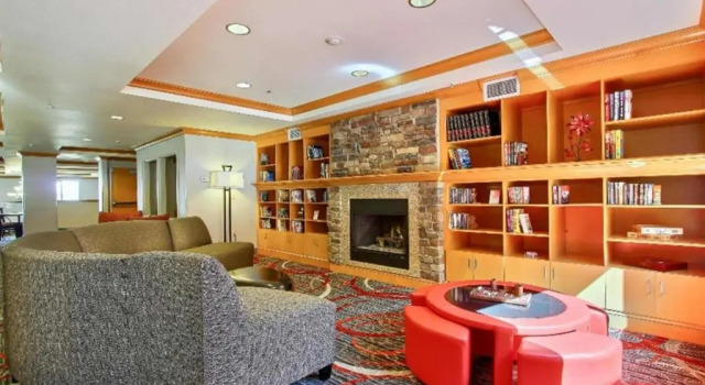 Holiday Inn Express & Suites Boise West - Meridian, Varaa Hotelli Meridian 