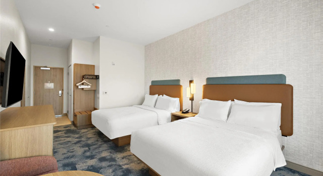 Четырёхместный номер Standard Hampton Inn By Hilton Ontario Airport