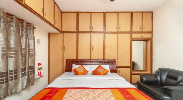 Capital O 7141 SS Guest House, Rezerwuj Pensjonat Hotele w Andhra Pradesh z parkingiem, Parking