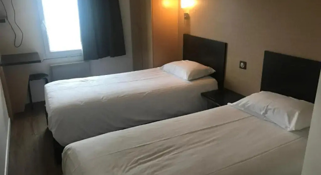 Quick Palace Hôtel Pierrelaye, Varaa Hotelli Hotellit Val d'Oise pysäköinnillä, Pysäköinti