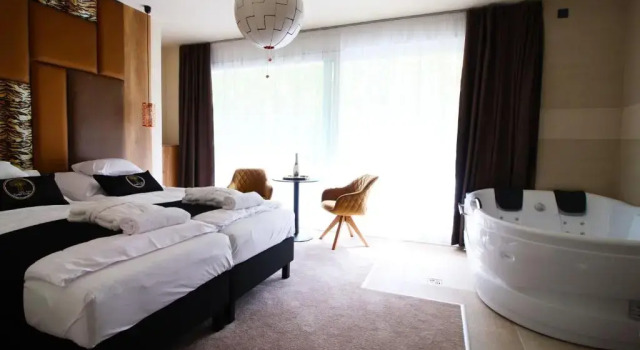 Baobab Suites, Забронировать Отель Шиофок Шомодь, рядом с Железнодорожный вокзал Шиофок