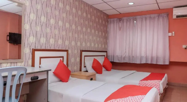 Трёхместный номер Deluxe OYO 90167 Hotel Tiara