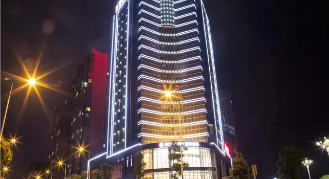 Люкс Echarm Hotel Huaihua Hexi Longping Guoji