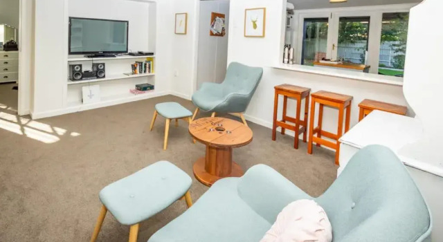 Hop, Skip and Jump to the Lake - Te Anau Holiday House