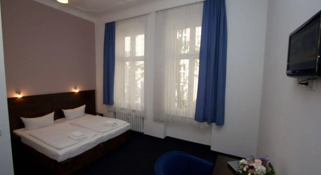 Arta Lenz Hotel, Varaa Hotelli Charlottenburg Berliini