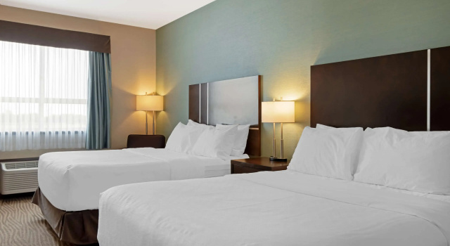 Четырёхместный номер Standard Best Western Plus Moosomin Hotel