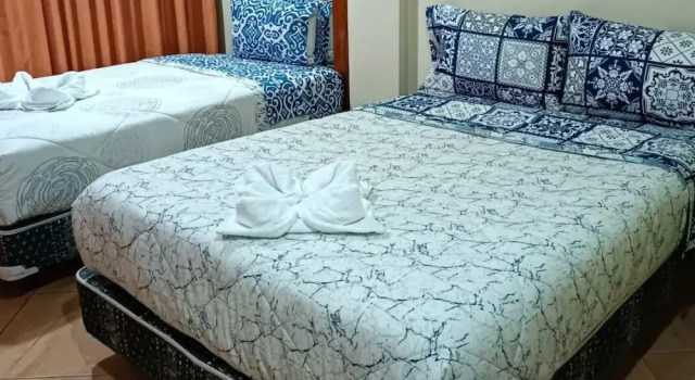 Nice Hostal El Quinche, Book Hotel Hotels in Checa with Parking, Parking