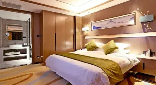 Люкс Executive Haiya International Hotel