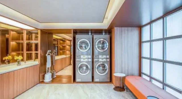 Orange Hotel (Wuhan High Speed Railway Station)