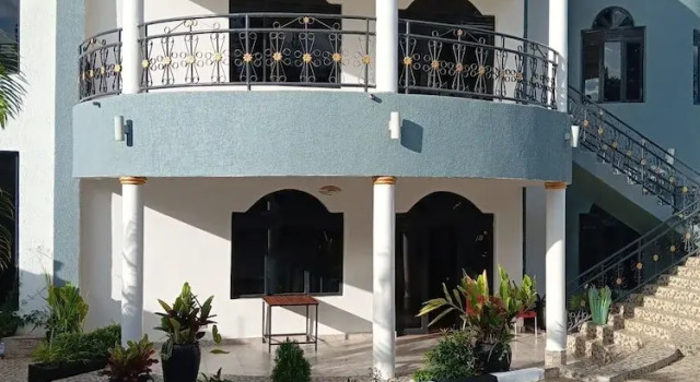 La Cafecito Bistro and accommodation