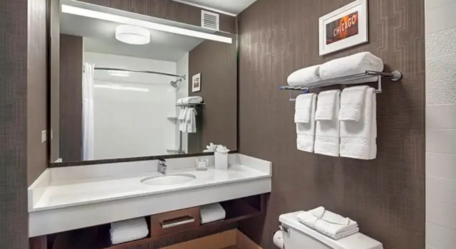Двухместный люкс Fairfield Inn and Suites Chicago Downtown/ Magnificent Mile