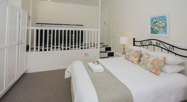 Двухместный номер Standard с балконом Hathaway Guest House