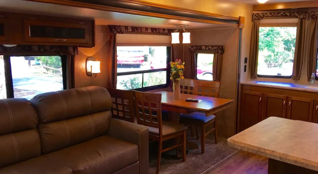 Номер Premium Enduro RV Citrus Valley Resort
