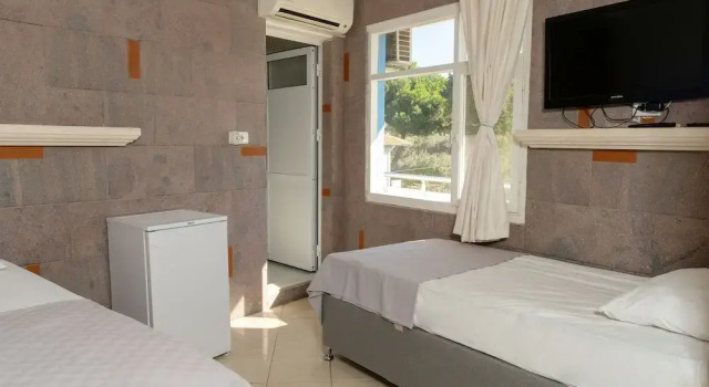 Четырёхместный номер Standard с балконом Foça Ensar Hotel
