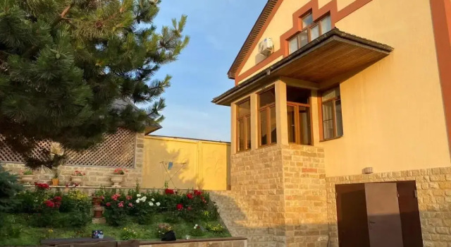 Tur House U Morya Guest House, Забронировать Гостевой дом Махачкала 