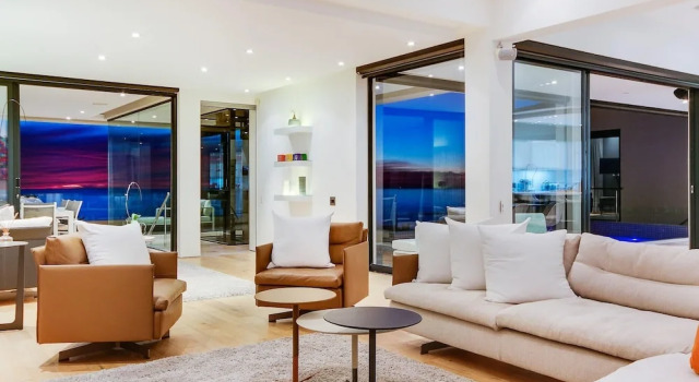 Spectacular Holiday Villa w Private Pool Gym Prima Views, Забронировать Вилла Коттеджи Cape Peninsula, Коттедж