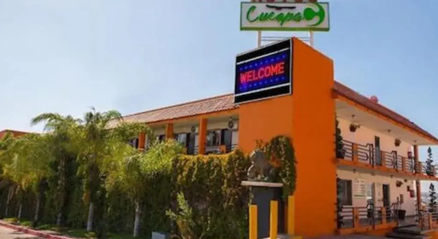 Hotel Cucapa, Varaa Hotelli Tijuana Baja California