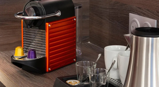 Трёхместный номер Comfort Hôtel Roi Soleil Prestige Plaisir - St Quentin