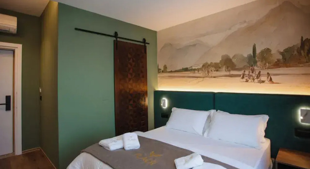 Confort double chambre avec balcon et Vue sur le lac Hotel Flaer