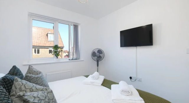 Апартаменты Modern 5 Bedroom 3 Bath Hse Aylesbury