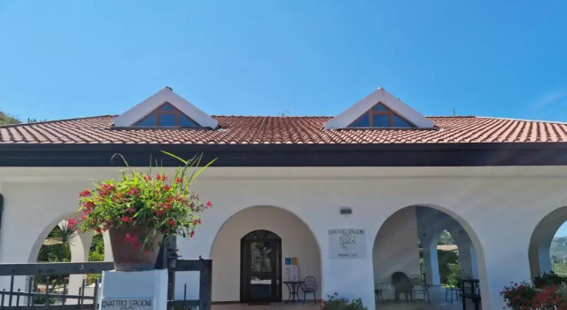 Qvattro stagioni panoramic suites, Book Hotel Hoteller i Agropoli med pool, Swimmingpool