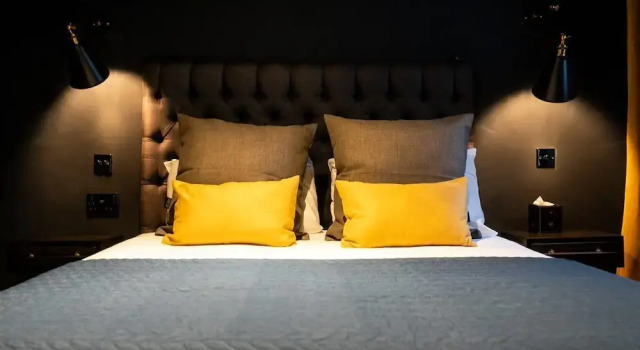 The Bridge, Book Guesthouse Macclesfield Cheshire